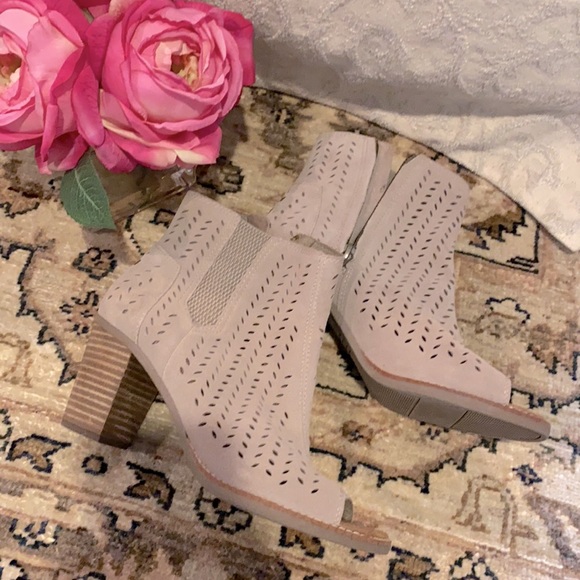 ❤️Gorgeous TOMS Ankle Booties - Picture 7 of 8